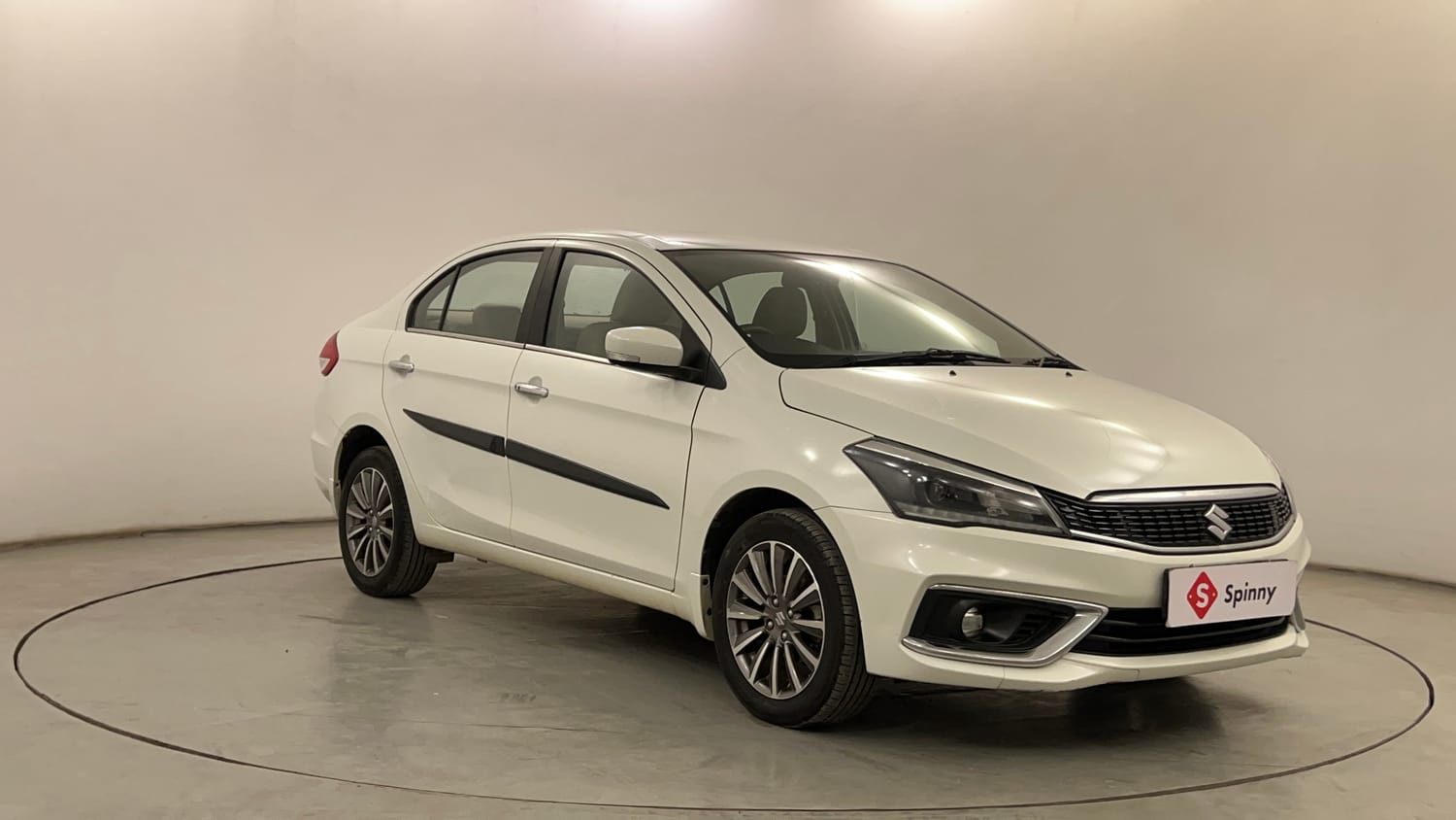 Used 2025 Maruti Suzuki Ciaz Alpha 1.5 AT Petrol Automatic exterior RIGHT FRONT CORNER VIEW