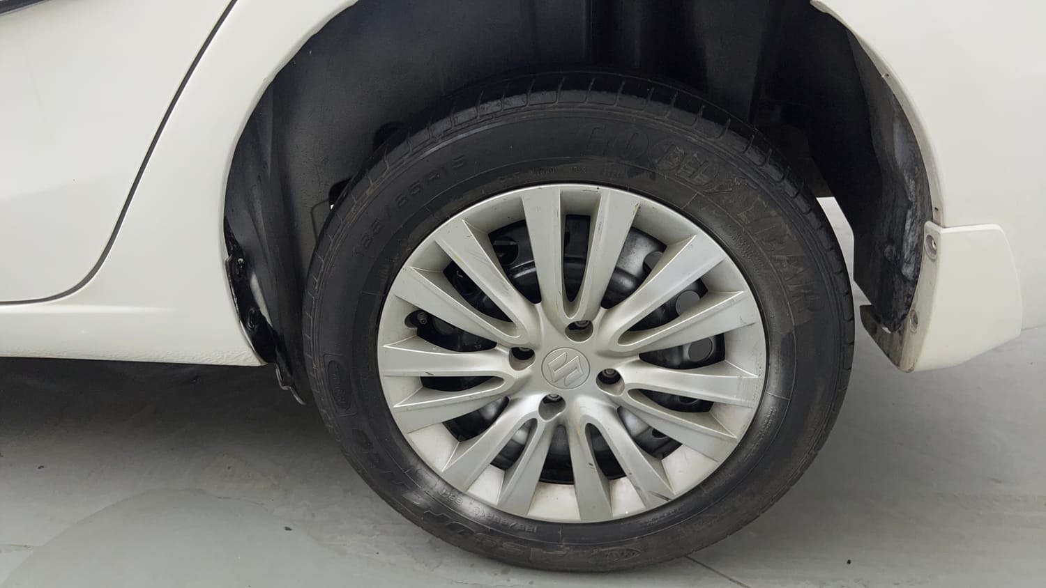 Used 2024 Maruti Suzuki Ciaz Sigma 1.5 Petrol Manual tyres LEFT REAR TYRE RIM VIEW