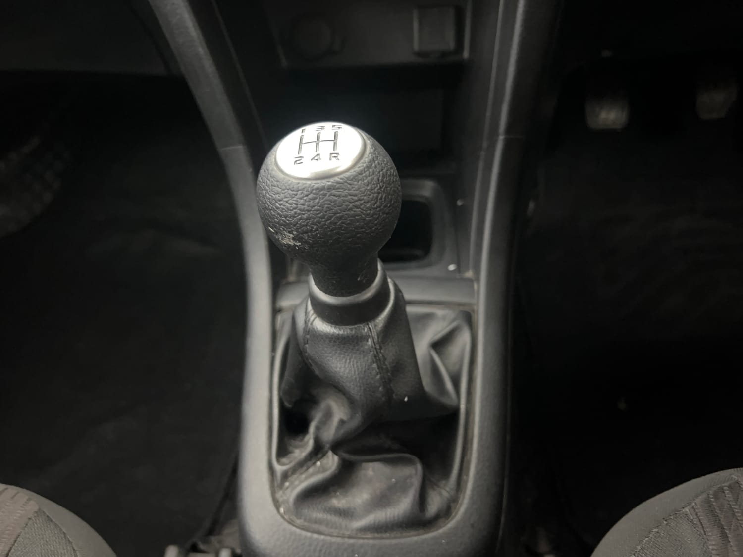 Used 2017 Maruti Suzuki Swift VXi Petrol Manual interior GEAR  KNOB VIEW