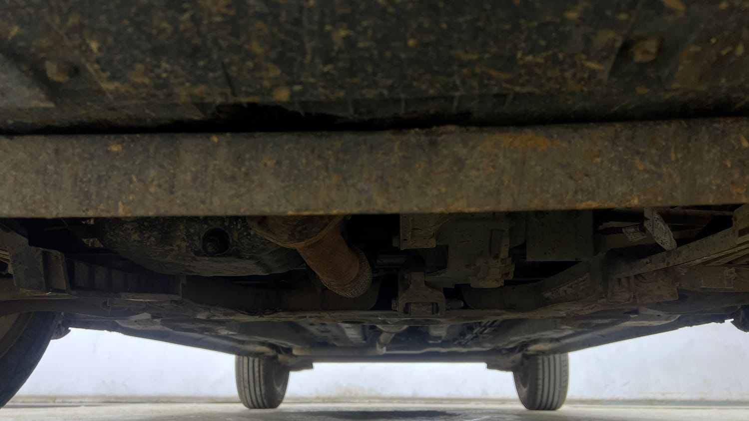 Used 2022 Tata Punch Creative Dual Tone AMT Petrol Automatic extra FRONT LEFT UNDERBODY VIEW