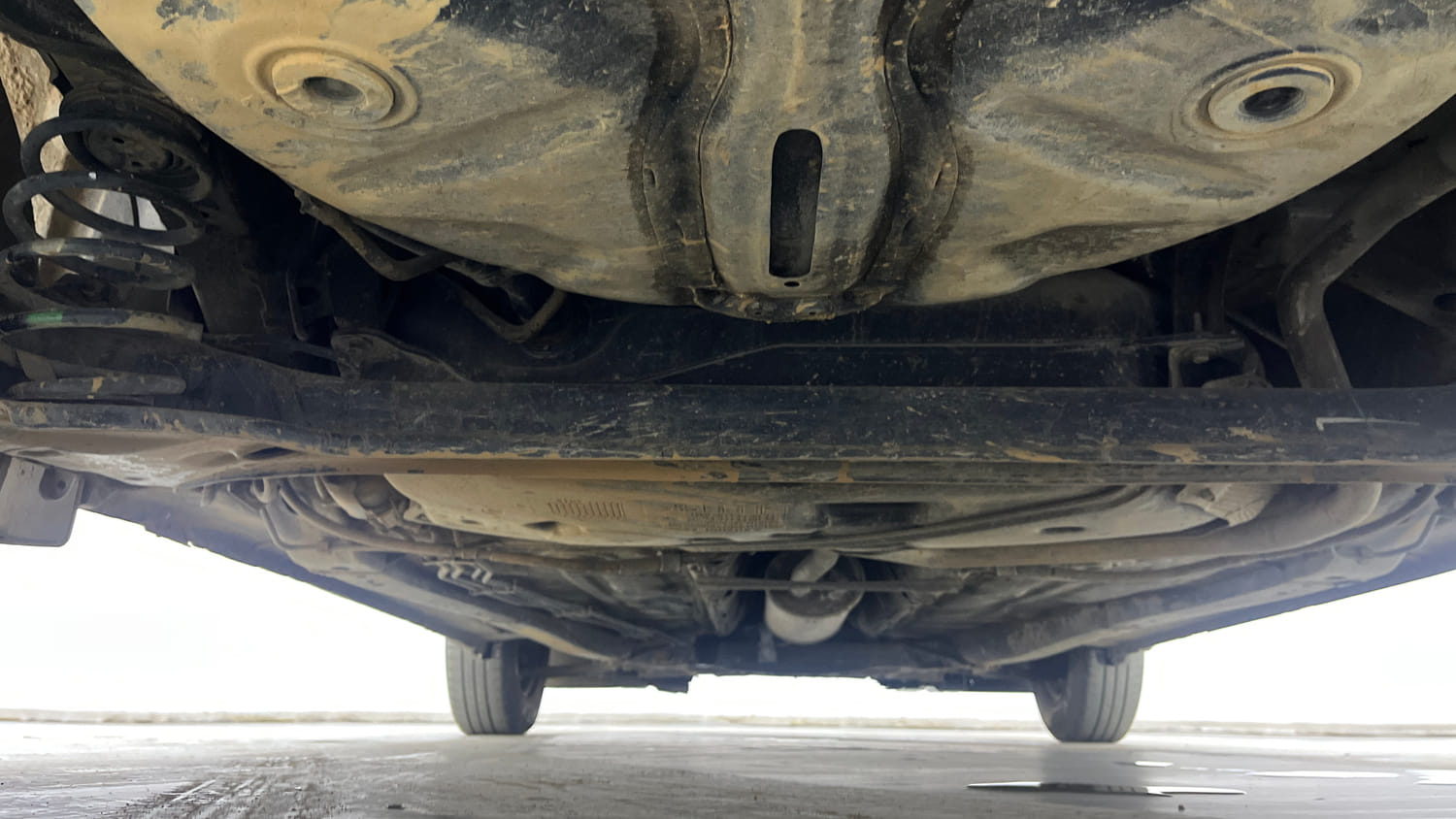 Used 2018 Maruti Suzuki Swift VXi AMT Petrol Automatic extra REAR UNDERBODY VIEW (TAKEN FROM REAR)