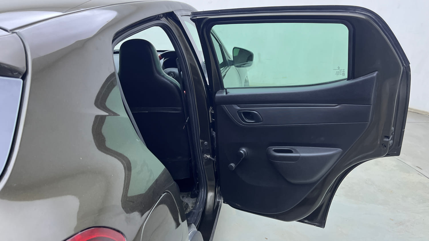 Used 2018 Renault Kwid RXT Opt Petrol Manual interior RIGHT REAR DOOR OPEN VIEW