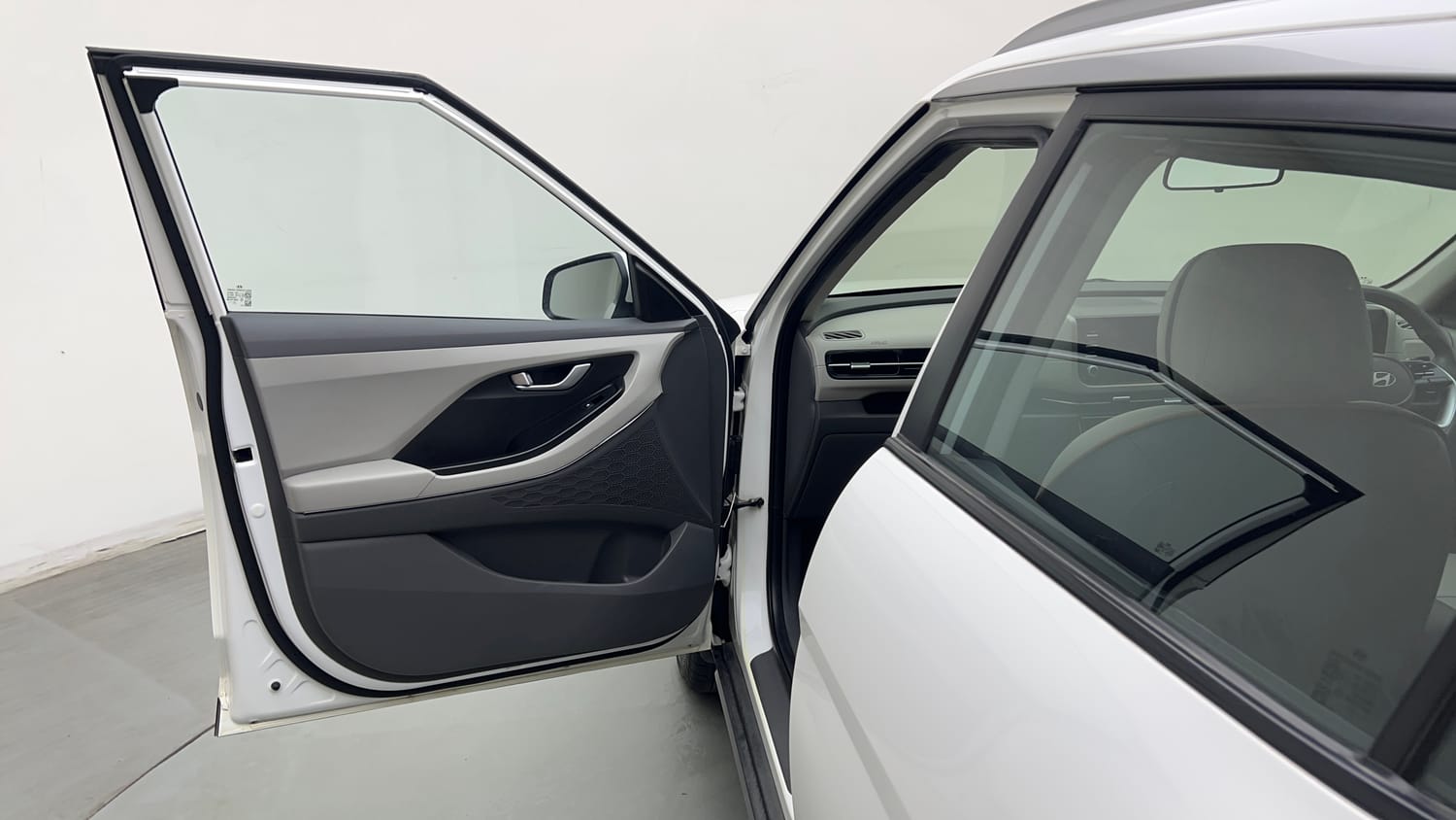 Used 2024 Hyundai Creta 1.5 CRDi Diesel MT DSL S(O) Diesel Manual interior LEFT FRONT DOOR OPEN VIEW