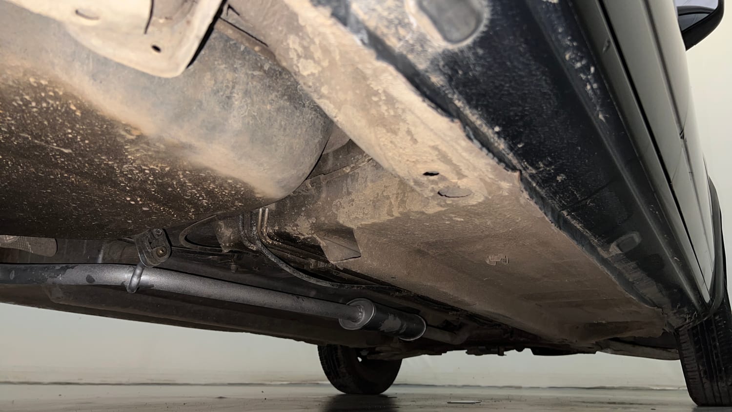Used 2016 Renault Kwid RXL Petrol Manual extra REAR RIGHT UNDERBODY VIEW