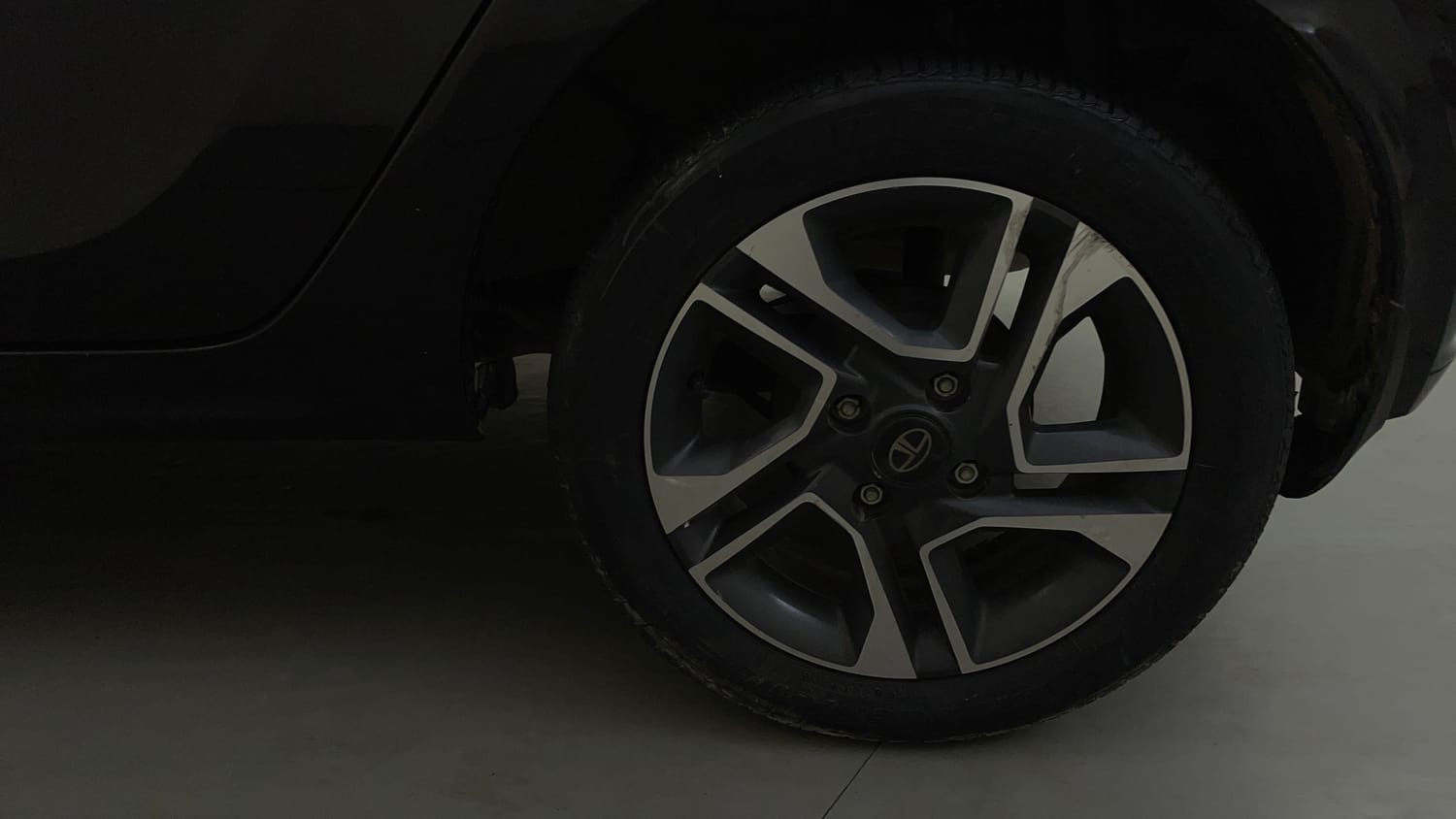 Used 2023 Tata Tiago XZ Plus Petrol Manual tyres LEFT REAR TYRE RIM VIEW