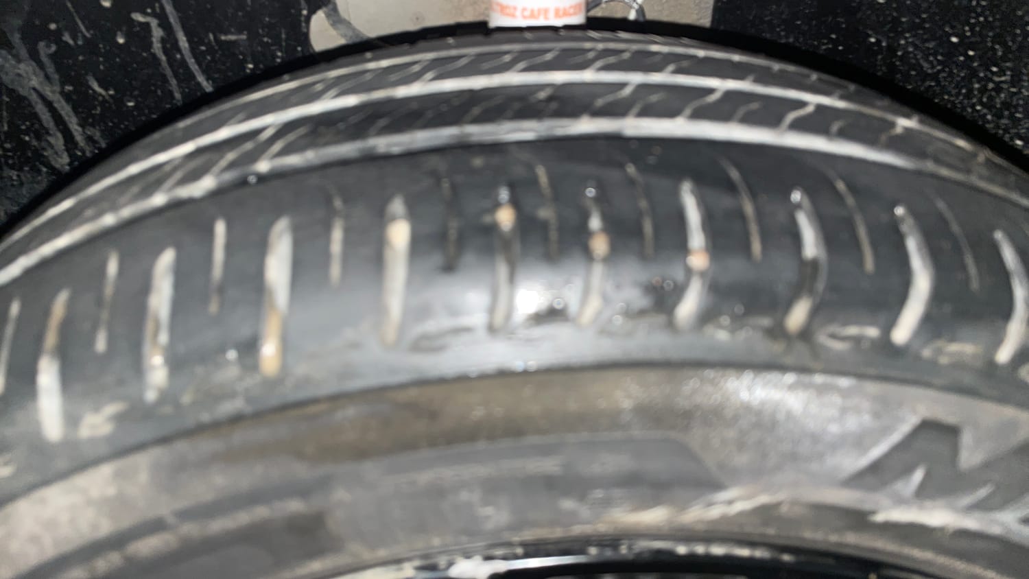 Used 2025 Tata Altroz Accomplished Plus S Petrol 6DCT Petrol Automatic tyres LEFT FRONT TYRE TREAD VIEW
