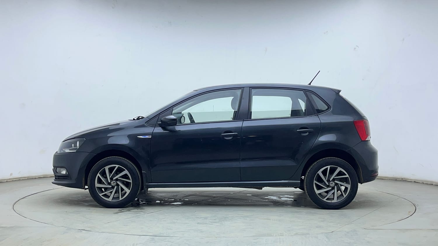 Used 2020 Volkswagen Polo Comfortline 1.0L (P) Petrol Manual exterior LEFT SIDE VIEW