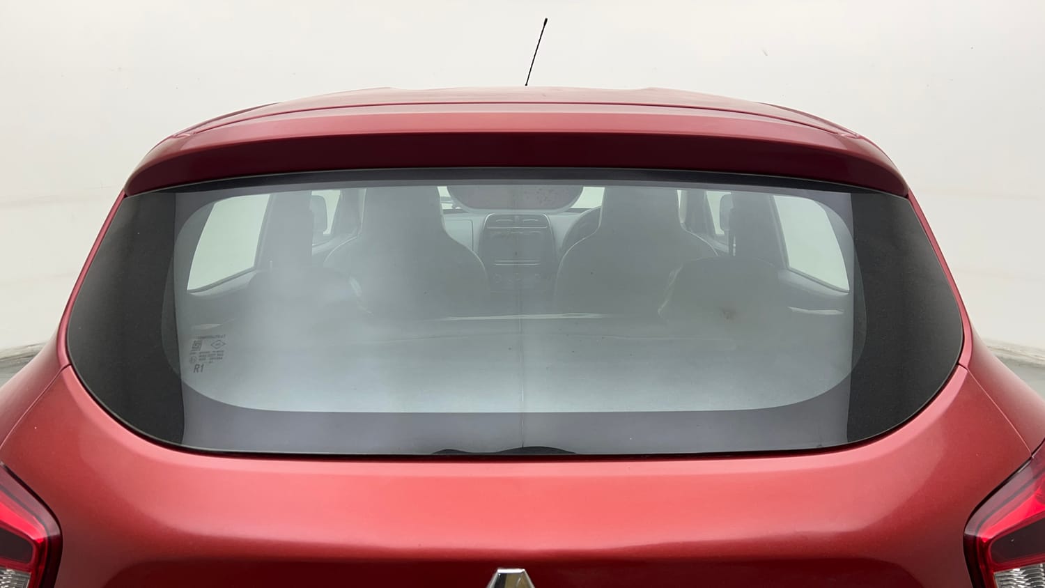 Used 2016 Renault Kwid RXT Petrol Manual exterior BACK WINDSHIELD VIEW