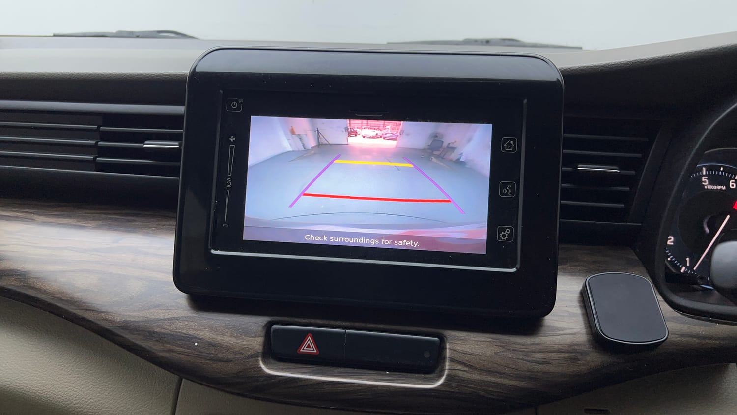 Used 2019 Maruti Suzuki New Ertiga ZXi Plus Petrol Manual top_features Rear camera