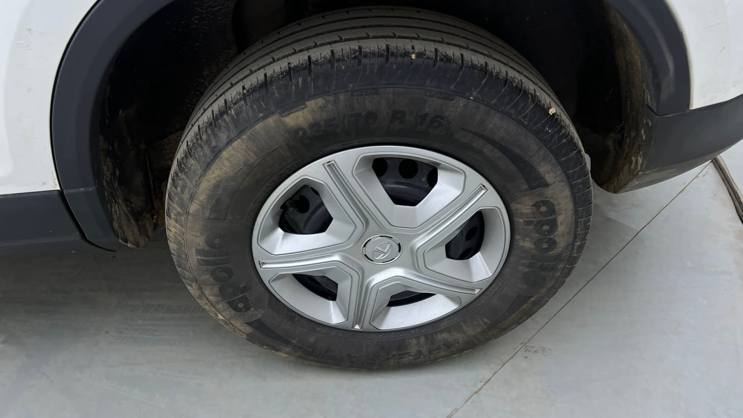 Used 2021 Tata Harrier XE Diesel Manual tyres LEFT REAR TYRE RIM VIEW