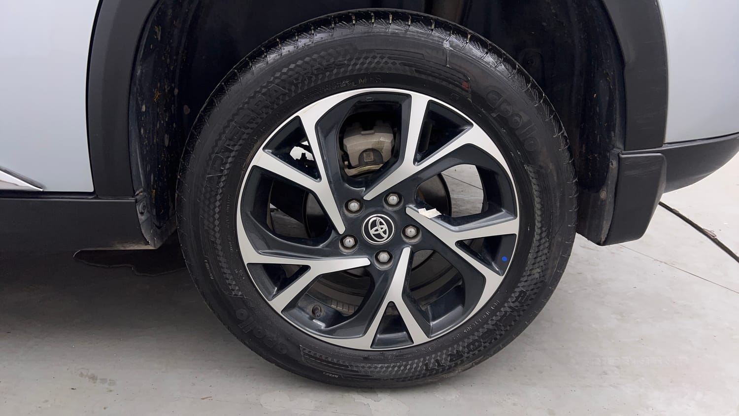 Used 2024 Toyota Urban Cruiser Hyryder G Hybrid Hybrid Automatic tyres LEFT REAR TYRE RIM VIEW