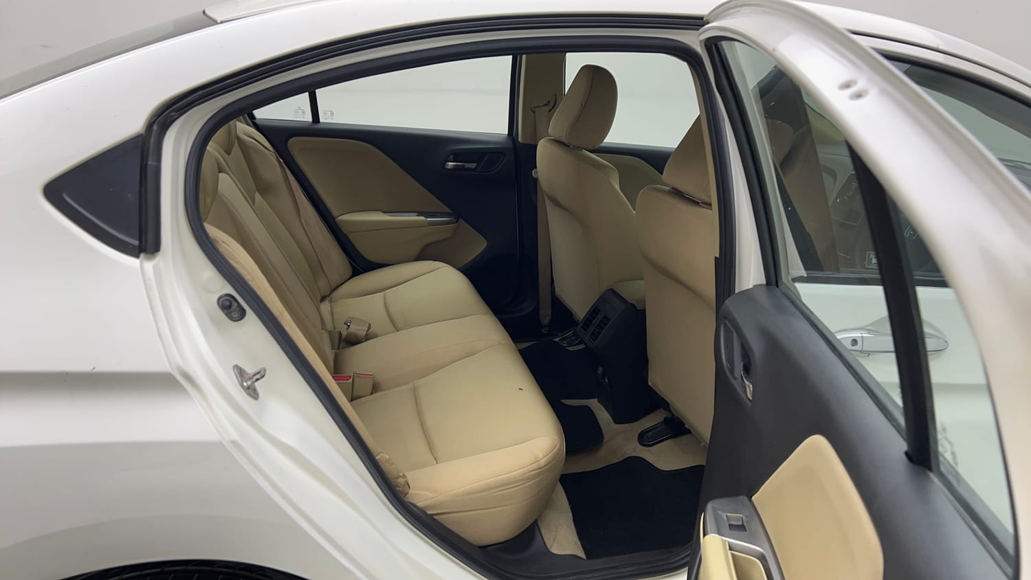 Used 2015 Honda City V Petrol Manual interior RIGHT SIDE REAR DOOR CABIN VIEW