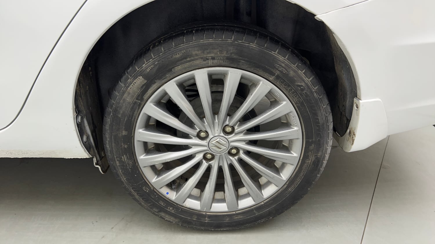 Used 2015 Maruti Suzuki Ciaz ZXI+ Petrol Manual tyres LEFT REAR TYRE RIM VIEW