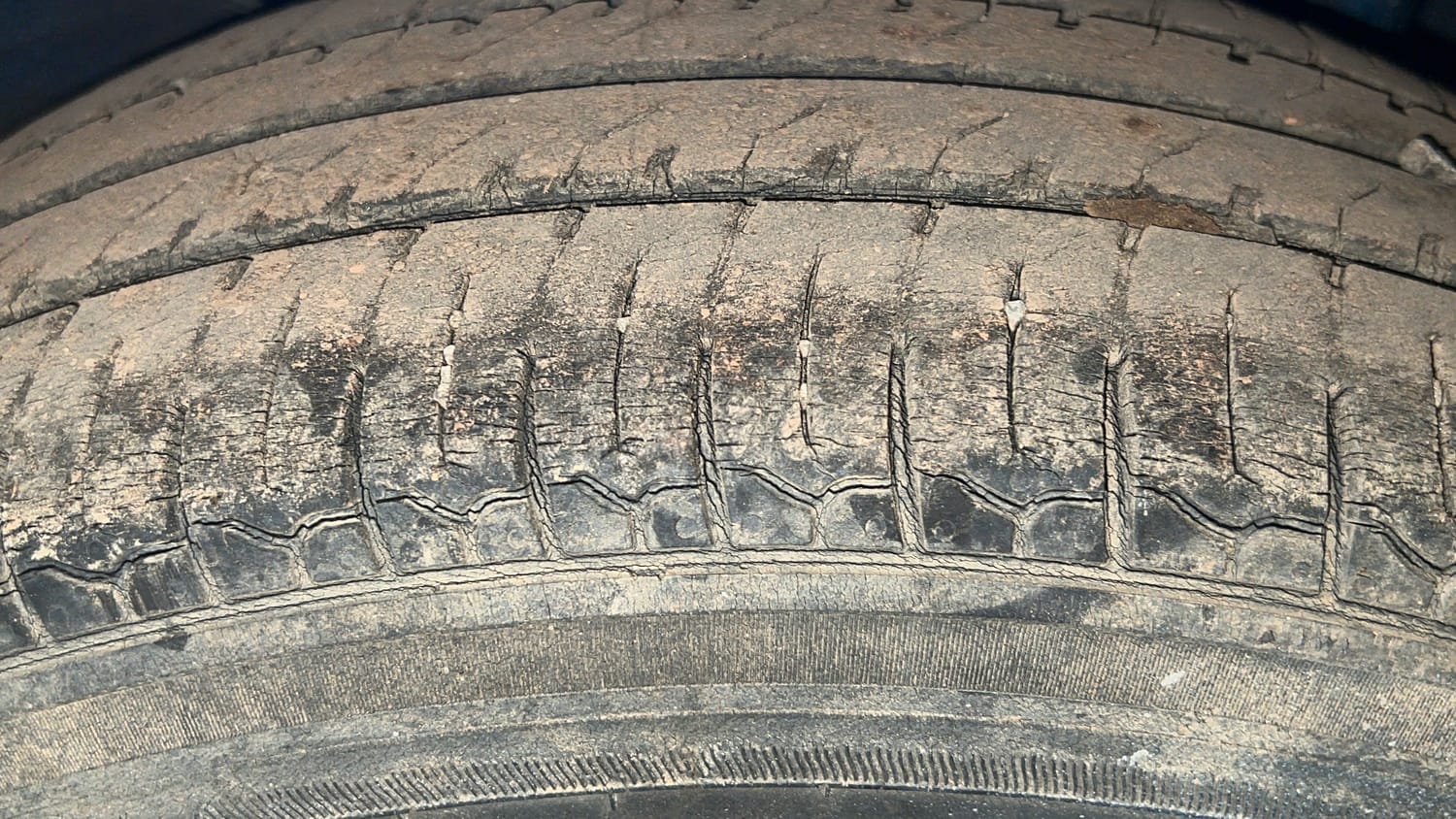 Used 2019 Hyundai Santro Sportz AMT Petrol Automatic tyres LEFT REAR TYRE TREAD VIEW