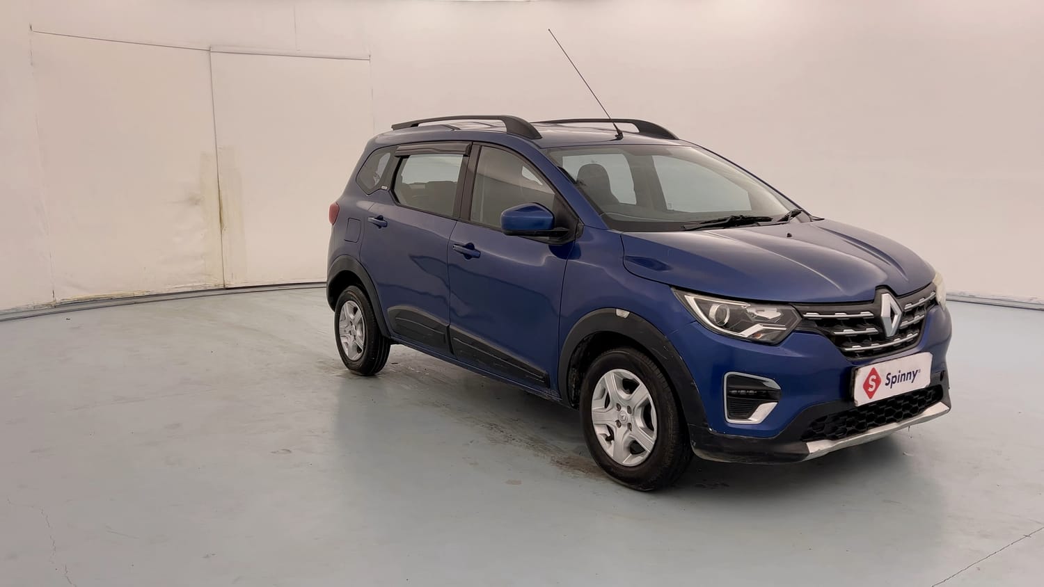 Used 2019 Renault Triber RXZ Petrol Manual exterior RIGHT FRONT CORNER VIEW