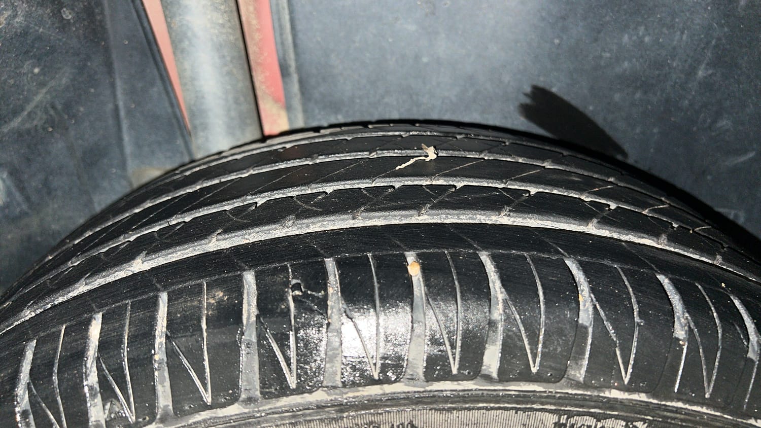Used 2022 Maruti Suzuki Vitara Brezza [2020-2022] ZXI Plus Dual Tone Petrol Manual tyres RIGHT REAR TYRE TREAD VIEW