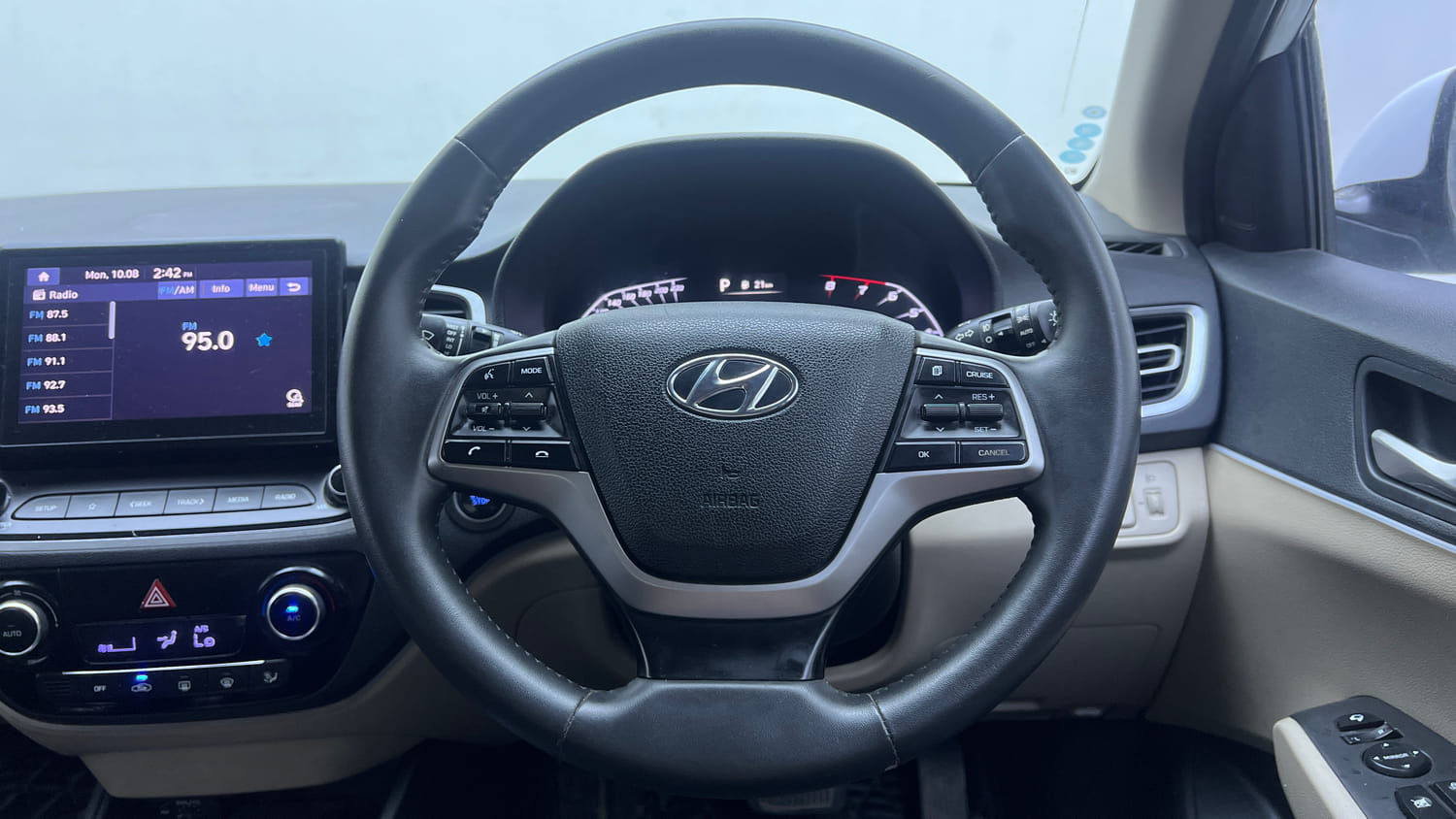Used 2021 Hyundai Verna SX 1.5 VTVT IVT Petrol Automatic interior STEERING VIEW