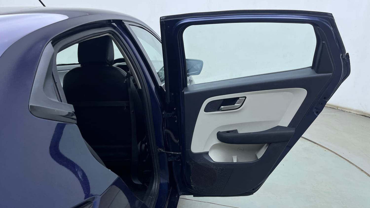 Used 2022 Tata Altroz XZA Petrol Petrol Automatic interior RIGHT REAR DOOR OPEN VIEW