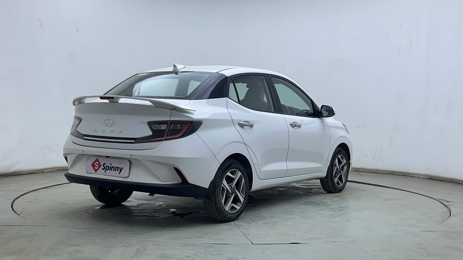 Used 2024 Hyundai Aura SX 1.2 (O) Petrol Petrol Manual exterior RIGHT REAR CORNER VIEW