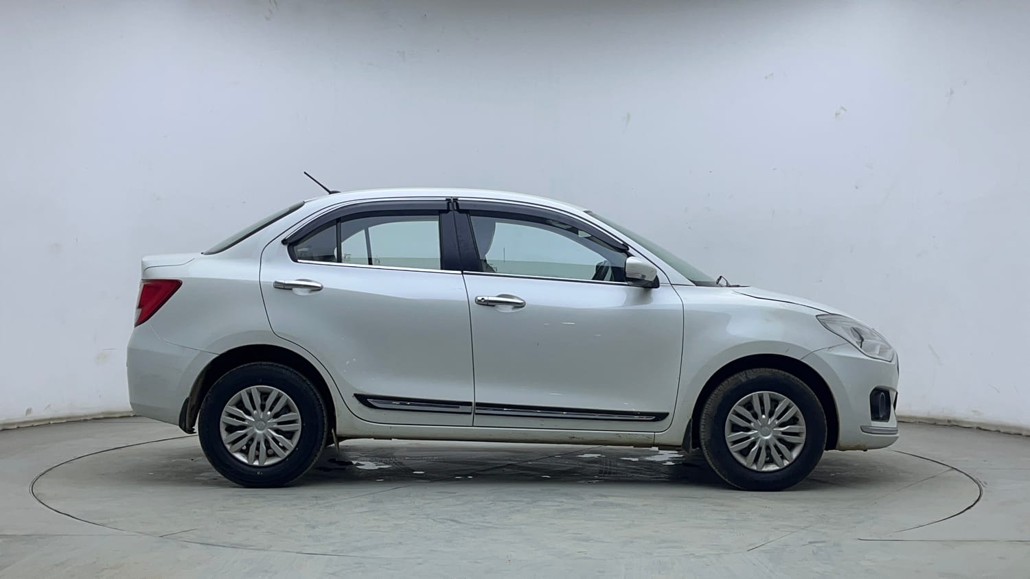 Used 2020 Maruti Suzuki Dzire VXi Petrol Manual exterior RIGHT SIDE VIEW