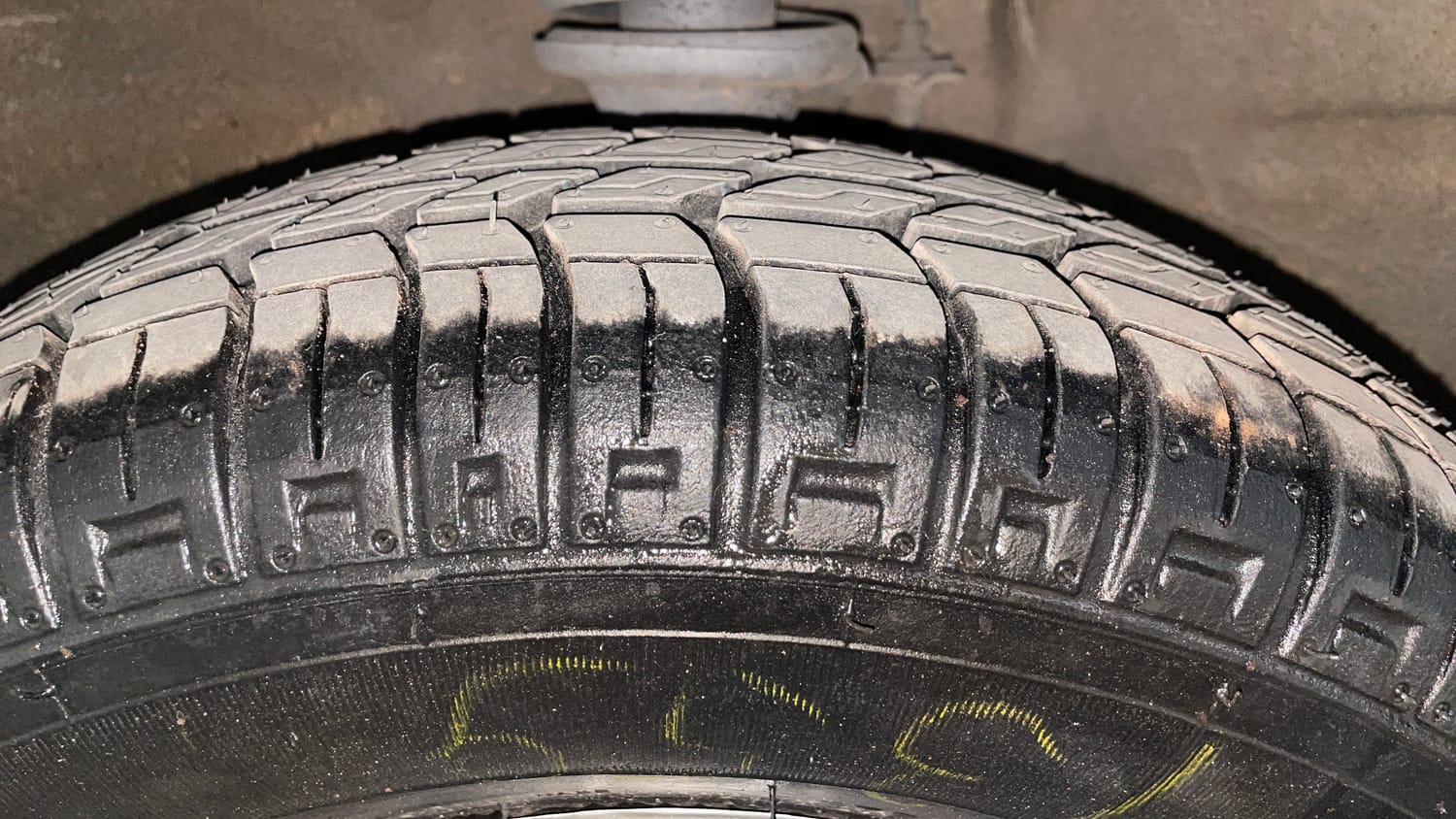 Used 2017 Maruti Suzuki Alto 800 LXi Petrol Manual tyres LEFT FRONT TYRE TREAD VIEW