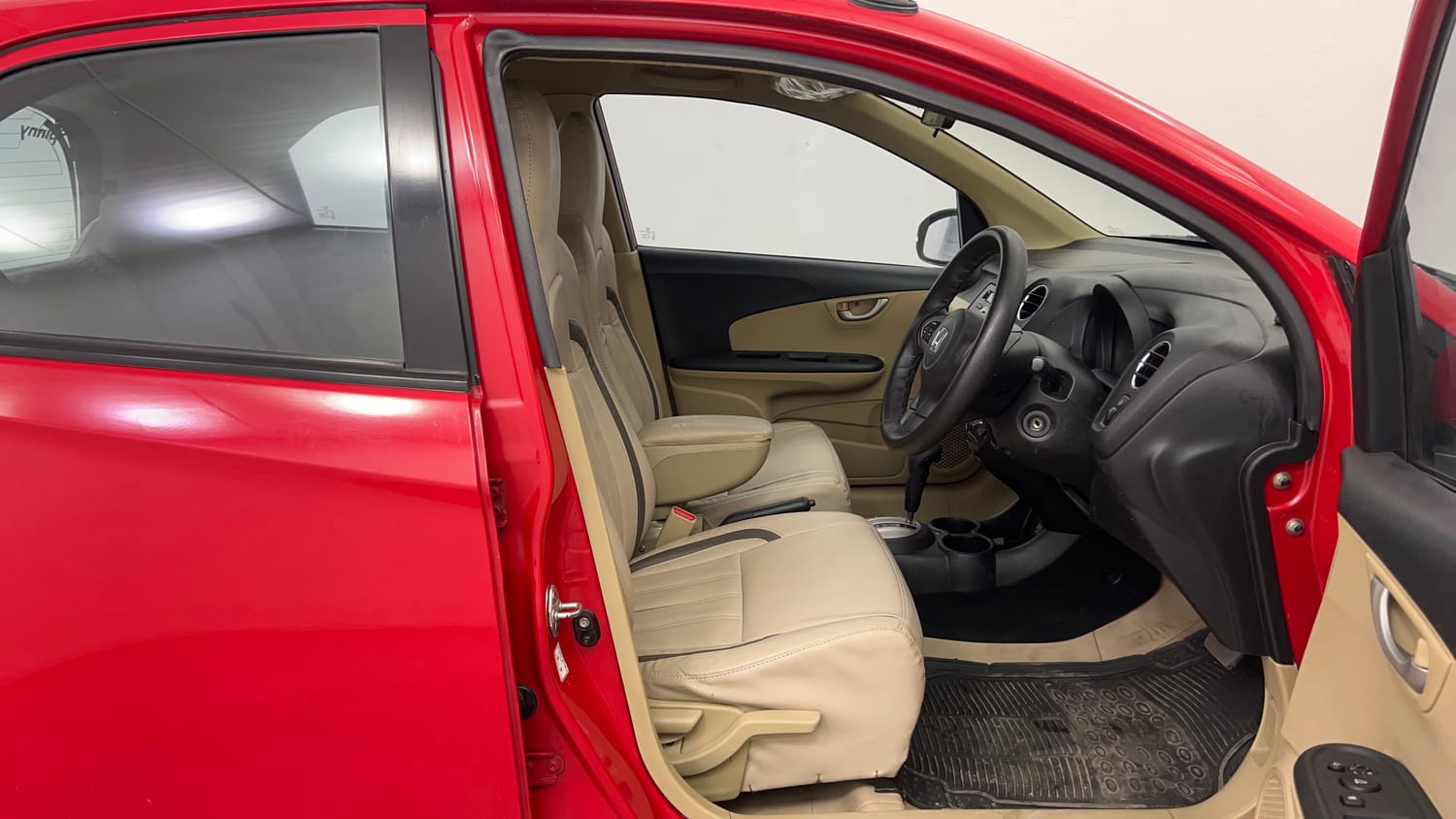 Used 2015 Honda Brio VX AT Petrol Automatic interior RIGHT SIDE FRONT DOOR CABIN VIEW