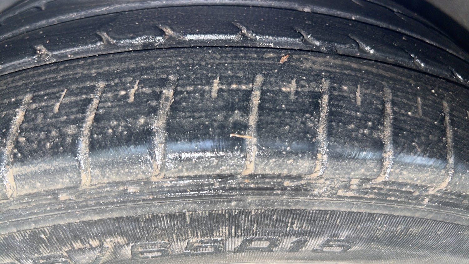 Used 2015 Honda Mobilio S Petrol Petrol Manual tyres LEFT FRONT TYRE TREAD VIEW