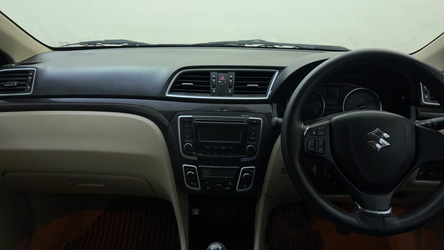 Used 2017 Maruti Suzuki Ciaz Zeta 1.3 Hybrid Diesel Manual interior MUSIC SYSTEM & AC CONTROL VIEW