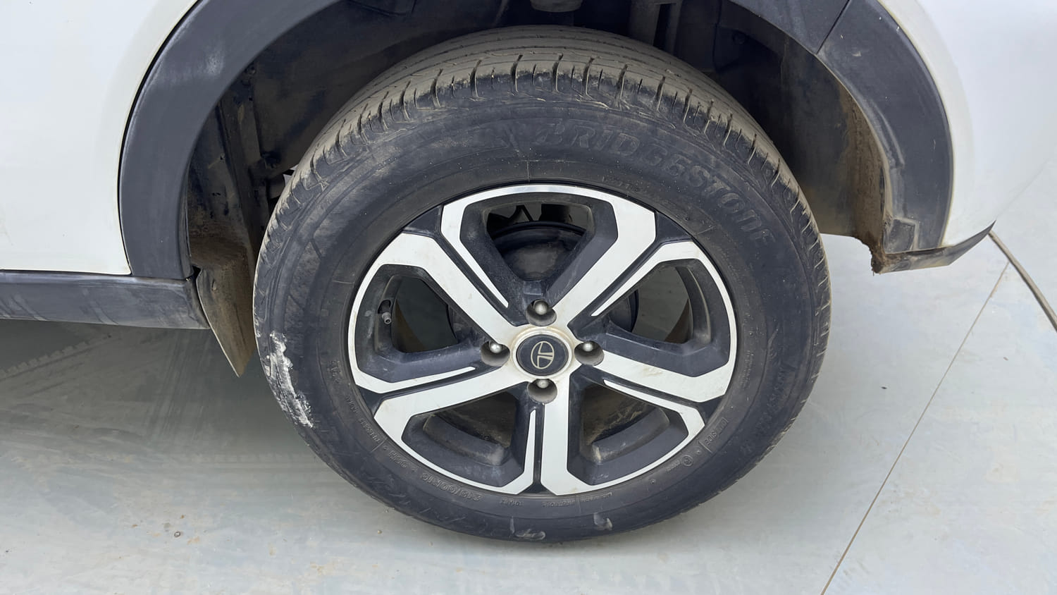 Used 2023 Tata Nexon XZA Plus Petrol Automatic tyres LEFT REAR TYRE RIM VIEW