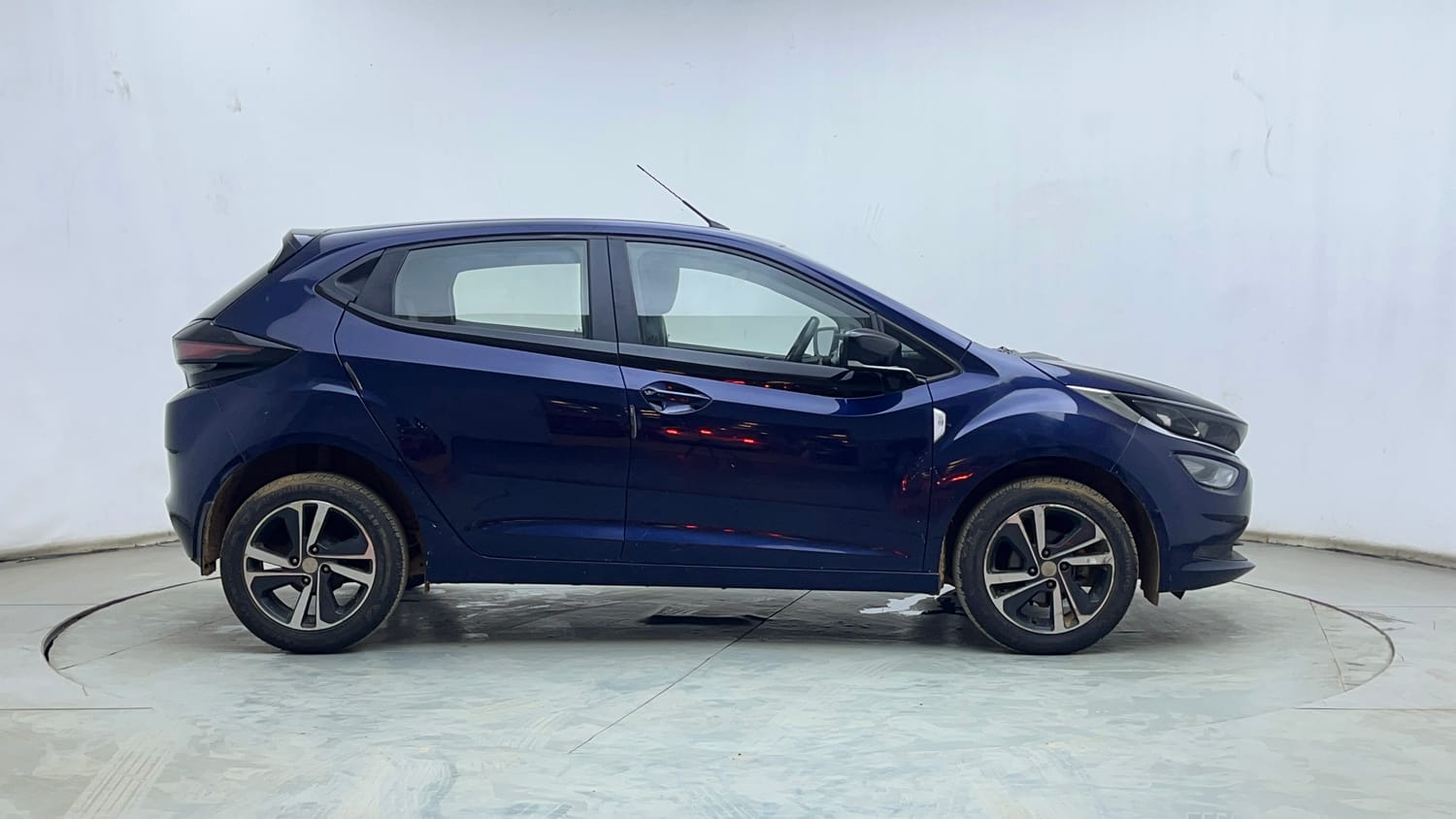 Used 2022 Tata Altroz XZA Petrol Petrol Automatic exterior RIGHT SIDE VIEW