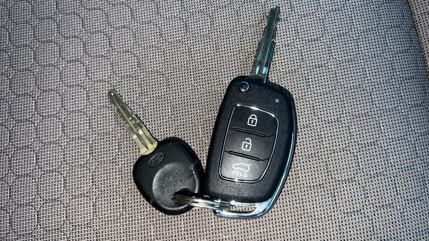 Used 2017 Hyundai Elite i20 Sportz 1.2 Petrol Manual extra CAR KEY VIEW