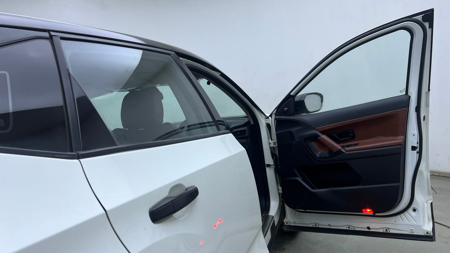 Used 2021 Tata Harrier XE Diesel Manual interior RIGHT FRONT DOOR OPEN VIEW