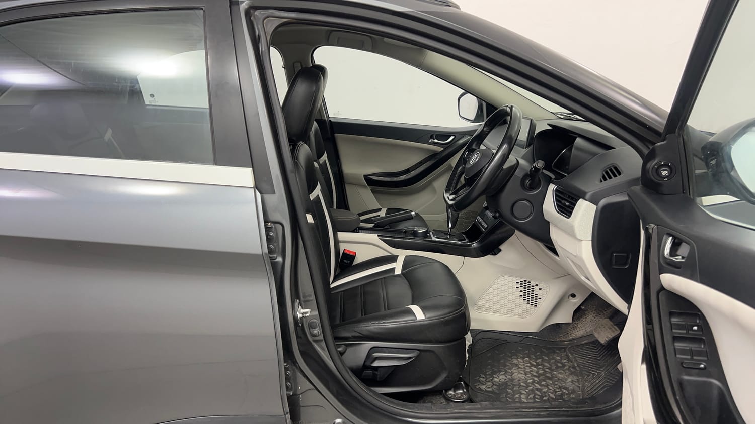 Used 2021 Tata Nexon XZA Plus (S) Petrol Automatic interior RIGHT SIDE FRONT DOOR CABIN VIEW