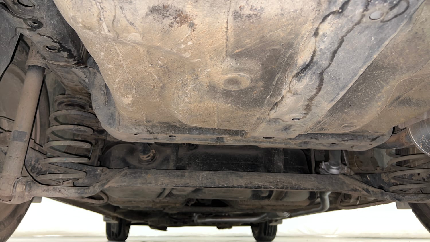 Used 2015 Honda City VX CVT Petrol Automatic extra REAR UNDERBODY VIEW (TAKEN FROM REAR)