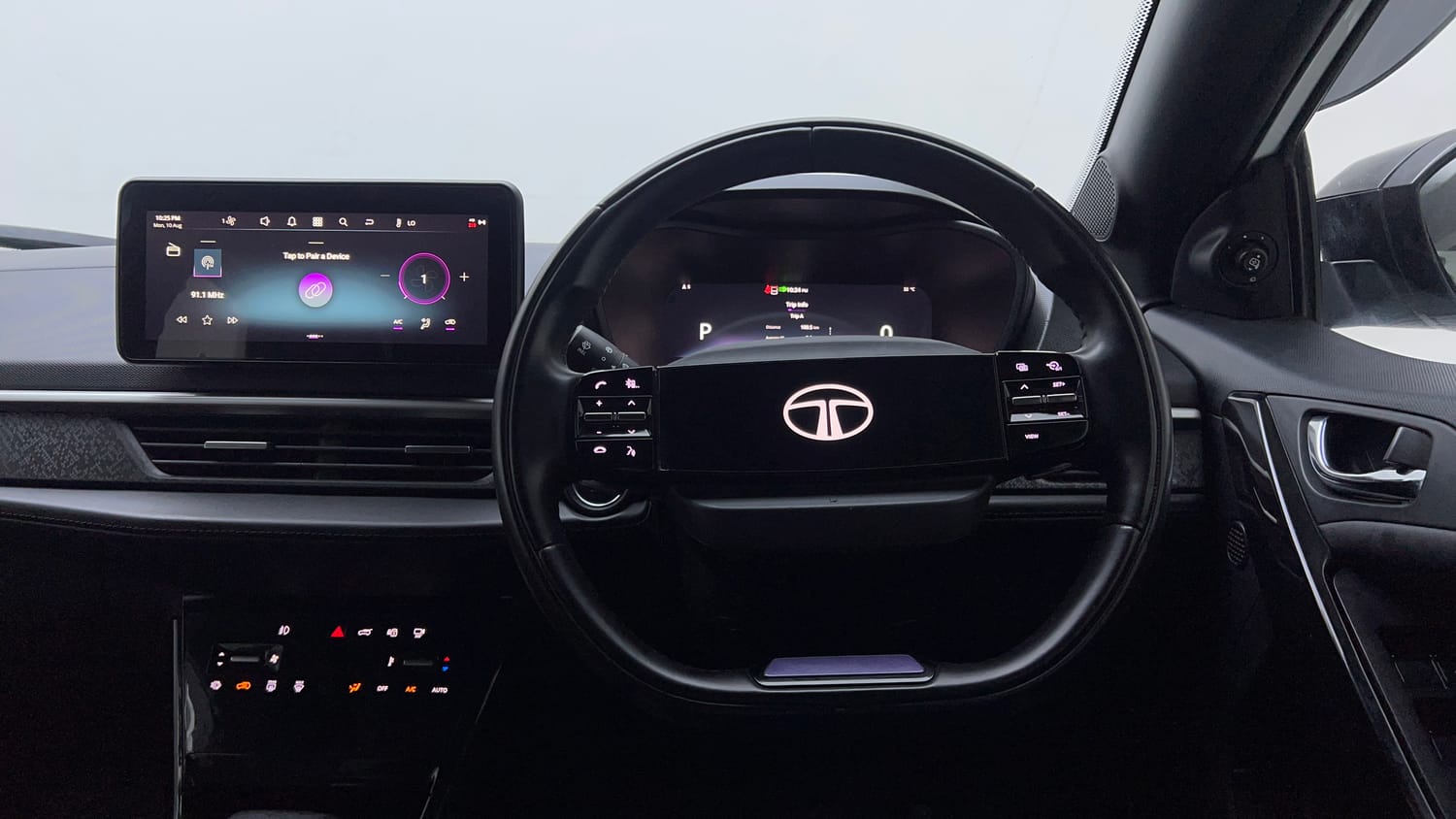 Used 2024 tata Nexon Fearless S 1.2 Revotron Petrol 7DCA Dual Tone Petrol Automatic interior STEERING VIEW