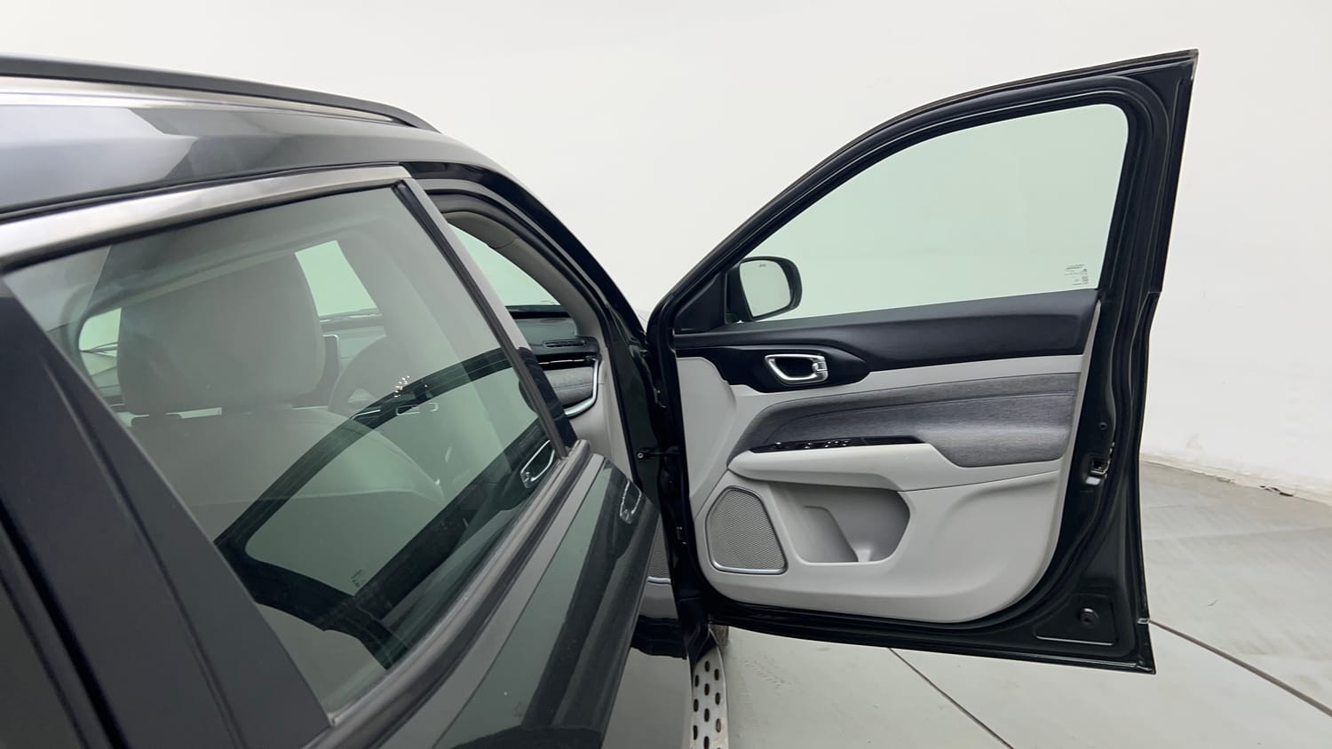 Used 2021 Jeep Compass Longitude (O) 1.4 Petrol DCT Petrol Automatic interior RIGHT FRONT DOOR OPEN VIEW