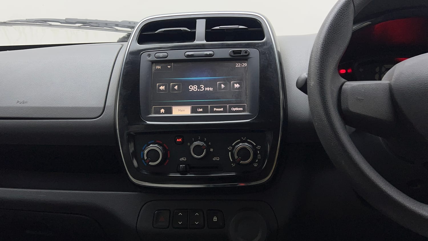 Used 2016 Renault Kwid RXT Petrol Manual interior MUSIC SYSTEM & AC CONTROL VIEW