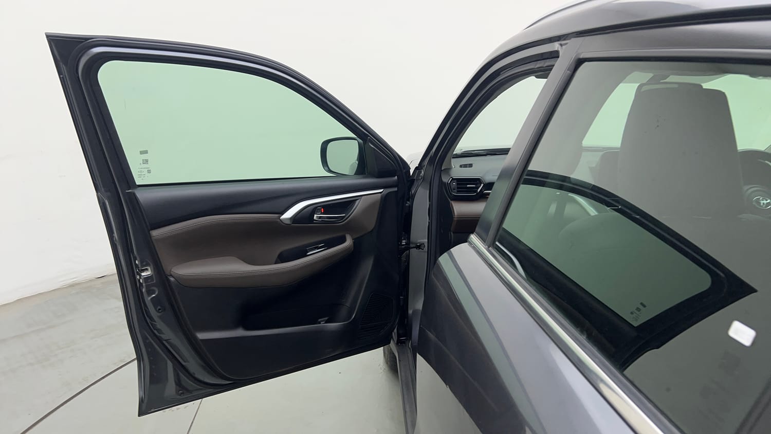 Used 2025 Toyota Urban Cruiser Hyryder V Hybrid Hybrid Automatic interior LEFT FRONT DOOR OPEN VIEW