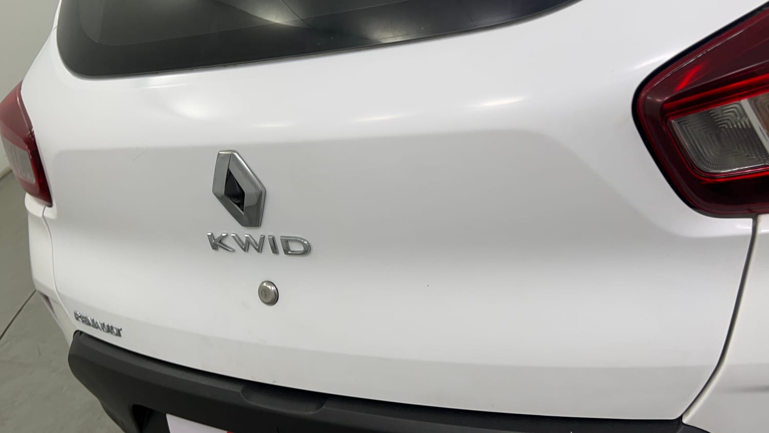 Used 2024 Renault Kwid RXT 1.0 Petrol Manual dents MINOR SCRATCH