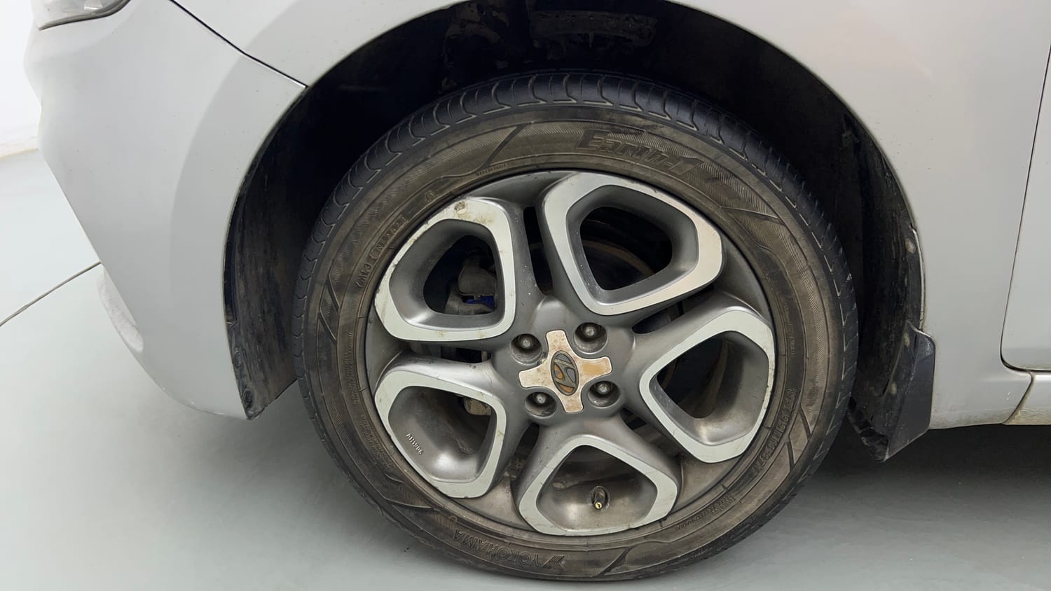 Used 2018 Hyundai Elite i20 Asta 1.2 (O) Petrol Manual tyres LEFT FRONT TYRE RIM VIEW