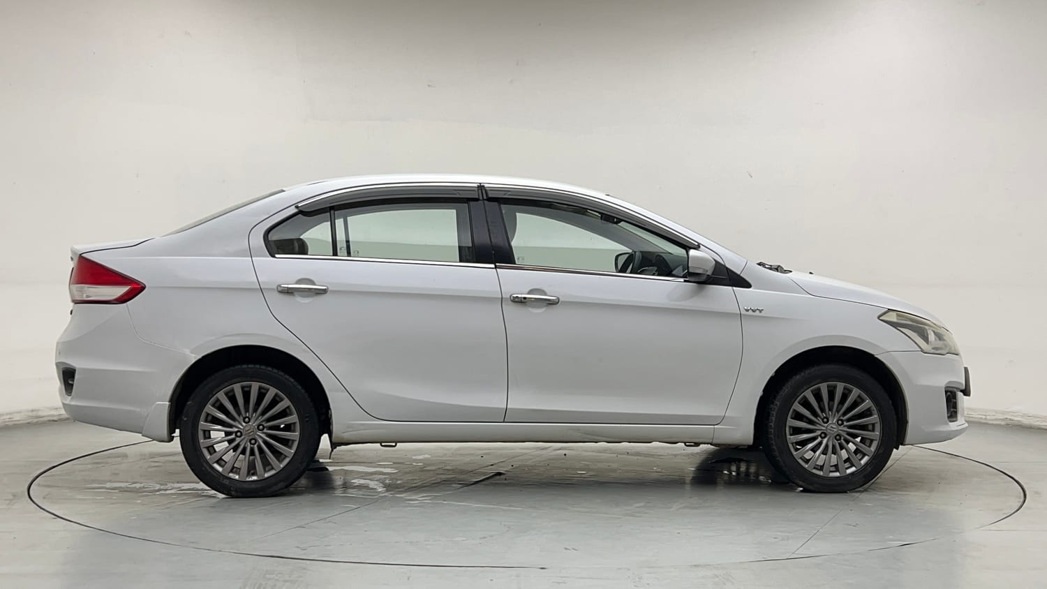 Used 2015 Maruti Suzuki Ciaz ZXI+ Petrol Manual exterior RIGHT SIDE VIEW