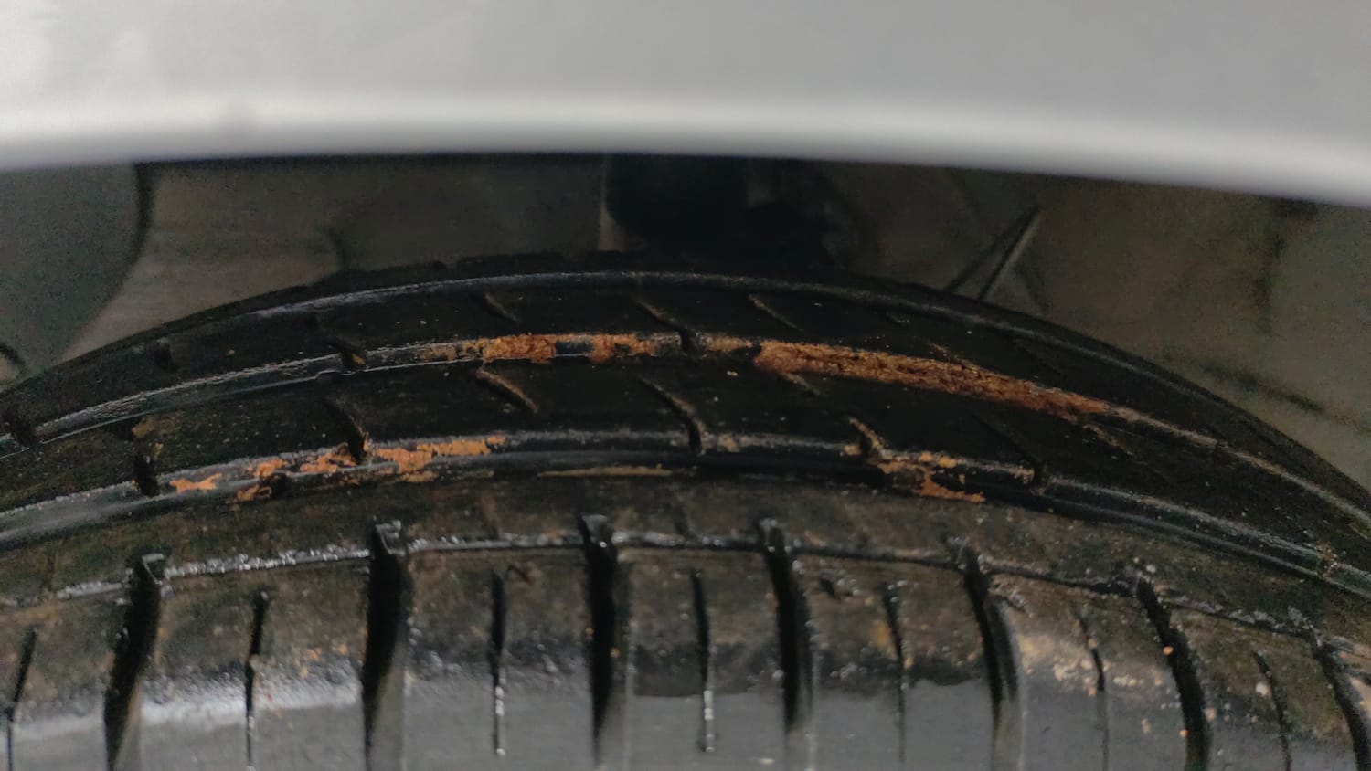Used 2021 Hyundai Grand i10 Nios Sportz AMT 1.2 Kappa VTVT Petrol Automatic tyres LEFT FRONT TYRE TREAD VIEW