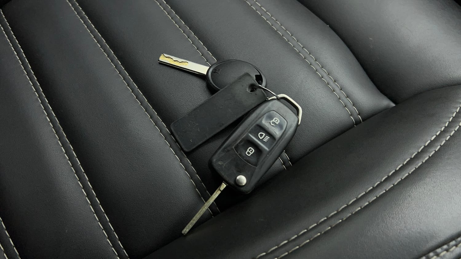 Used 2021 Tata Tiago XT CNG (Outside Fitted) Cng Manual extra CAR KEY VIEW
