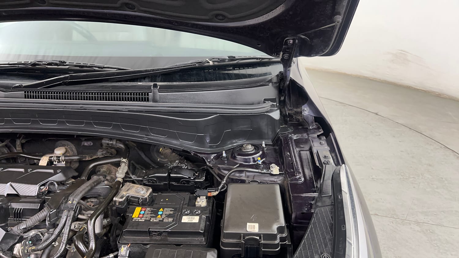 Used 2023 Kia Seltos HTX 1.5 Petrol Manual engine ENGINE LEFT SIDE HINGE & APRON VIEW