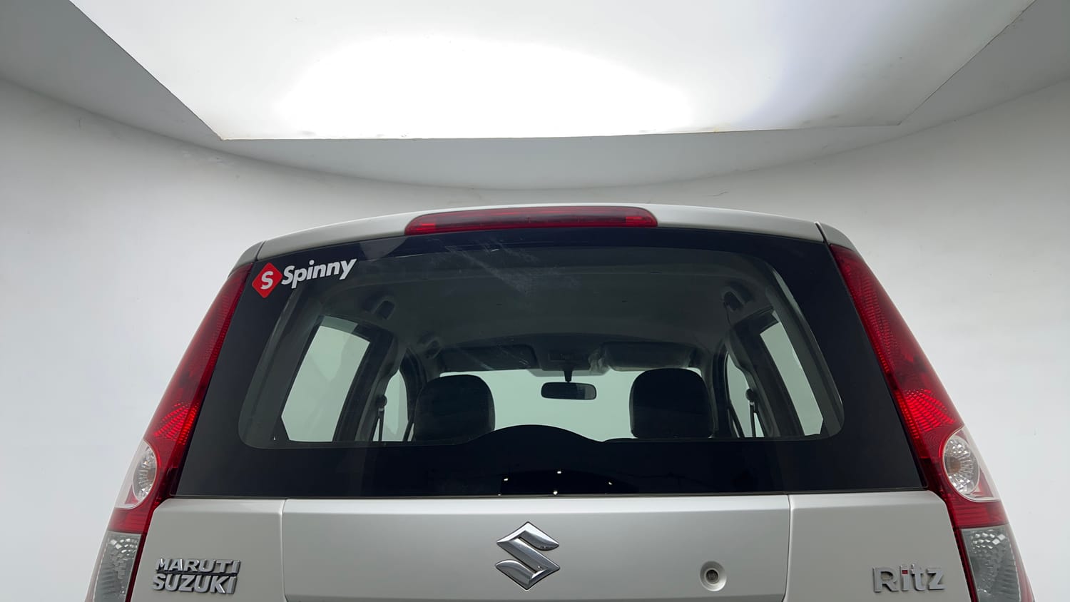 Used 2015 Maruti Suzuki Ritz Lxi BS-IV Petrol Manual exterior BACK WINDSHIELD VIEW