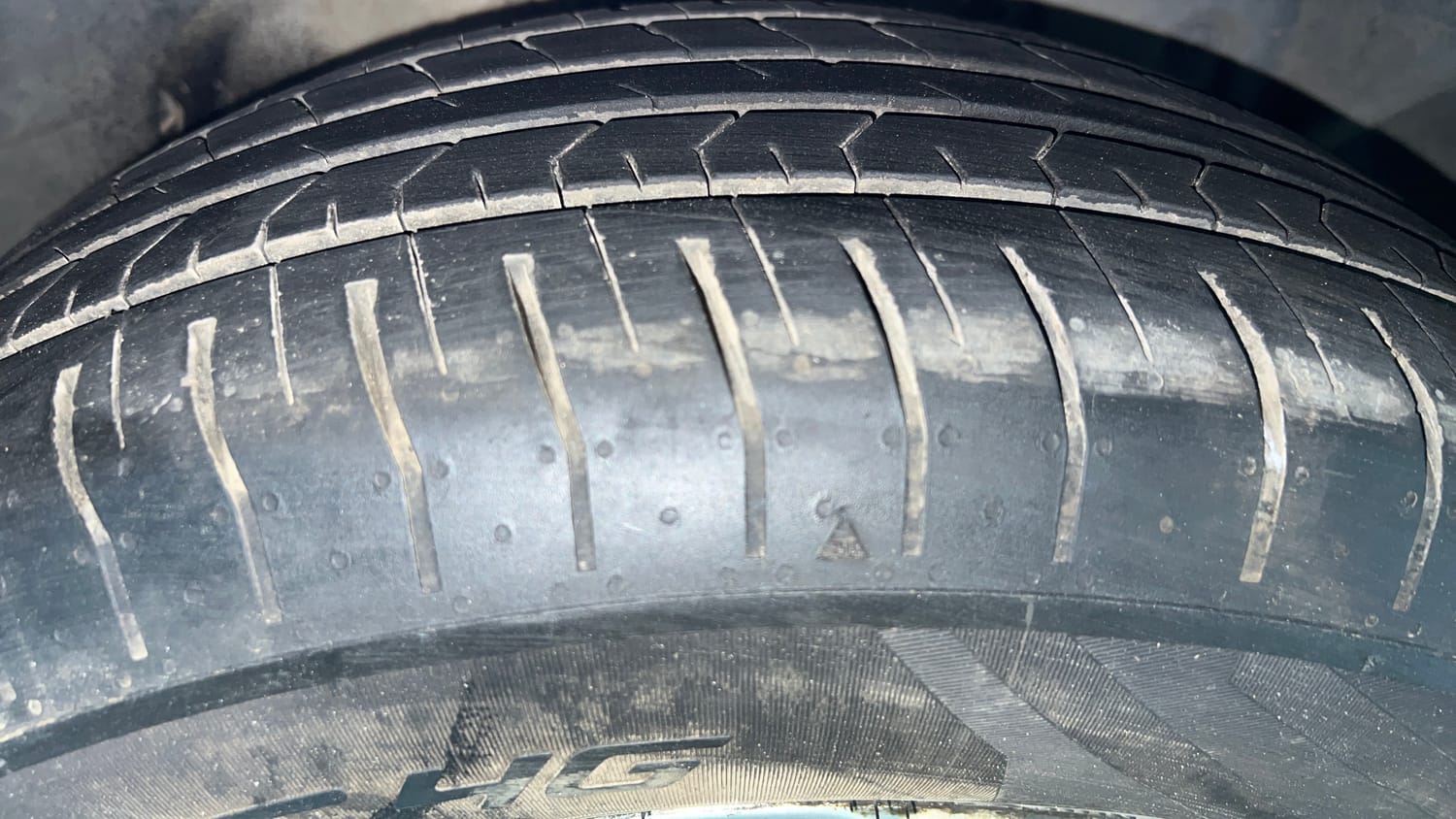 Used 2014 Ford EcoSport Titanium 1.5 Ti-VCT Petrol Manual tyres RIGHT FRONT TYRE TREAD VIEW