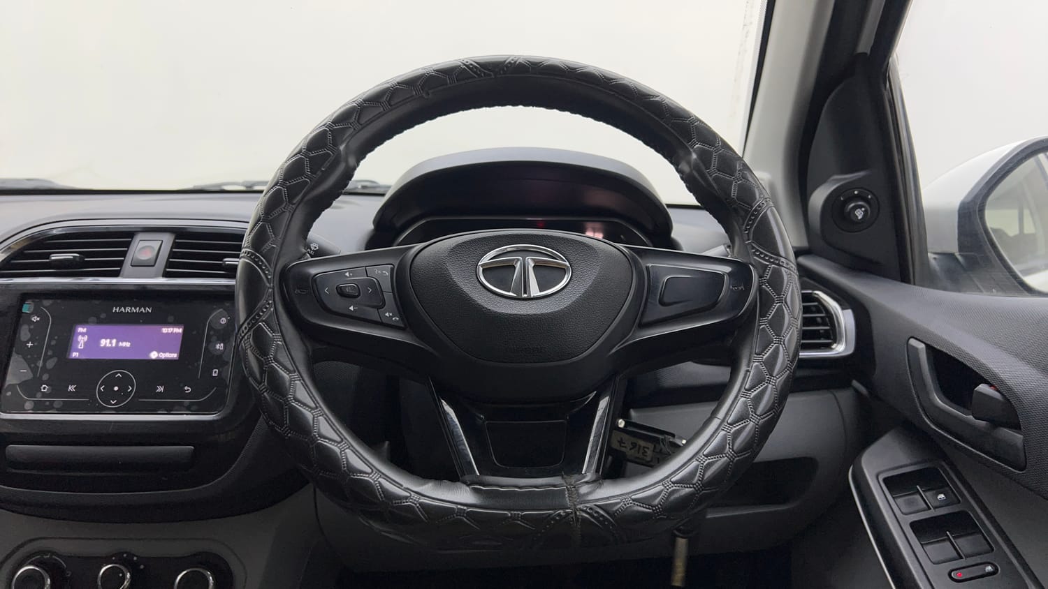 Used 2021 Tata Tiago XT CNG (Outside Fitted) Cng Manual interior STEERING VIEW