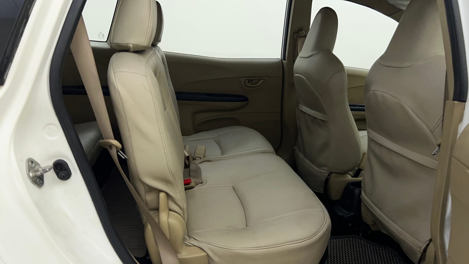 Used 2015 Honda Mobilio S Petrol Petrol Manual interior RIGHT SIDE REAR DOOR CABIN VIEW