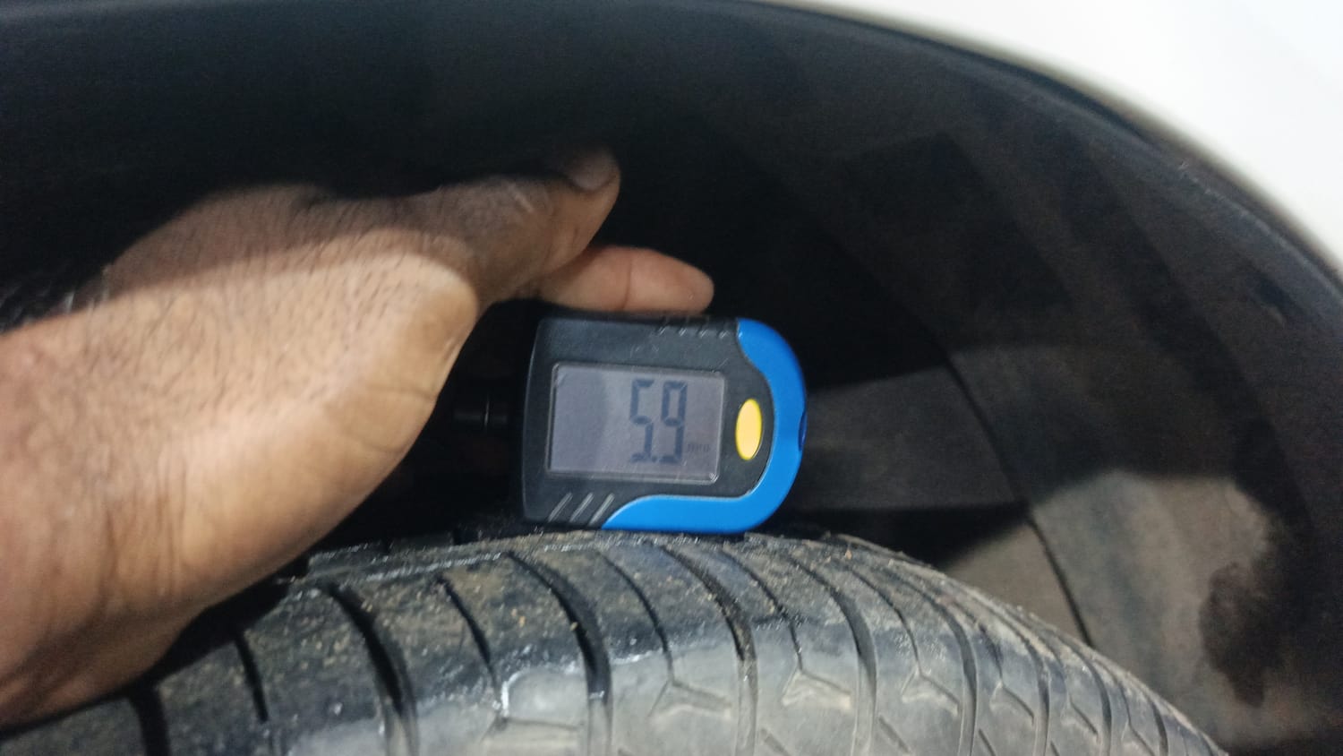 Used 2013 Honda Amaze 1.2 VX AT i-VTEC Petrol Automatic tyres LEFT FRONT TYRE TREAD VIEW
