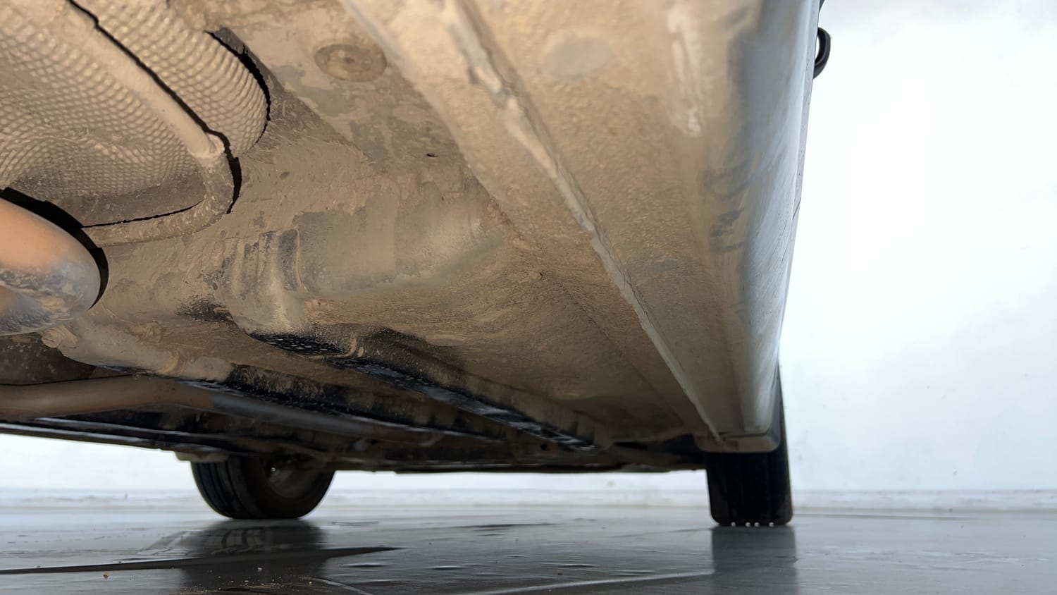 Used 2018 Hyundai Elite i20 Asta 1.2 (O) Petrol Manual extra REAR RIGHT UNDERBODY VIEW